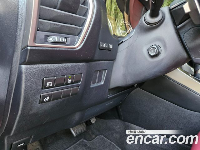 Lexus NX 2020 — photo 9