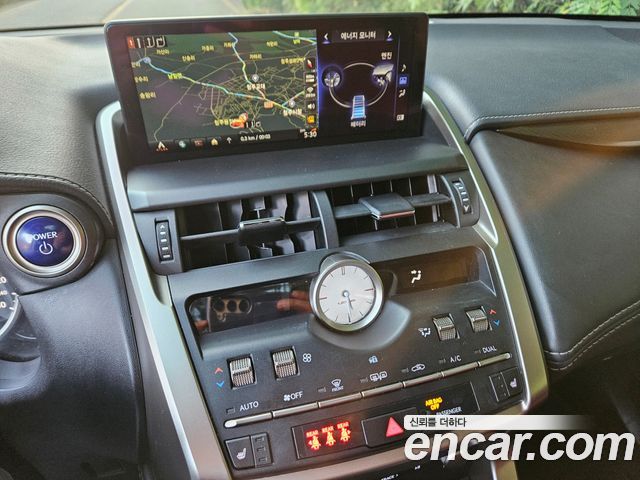 Lexus NX 2020 — photo 12