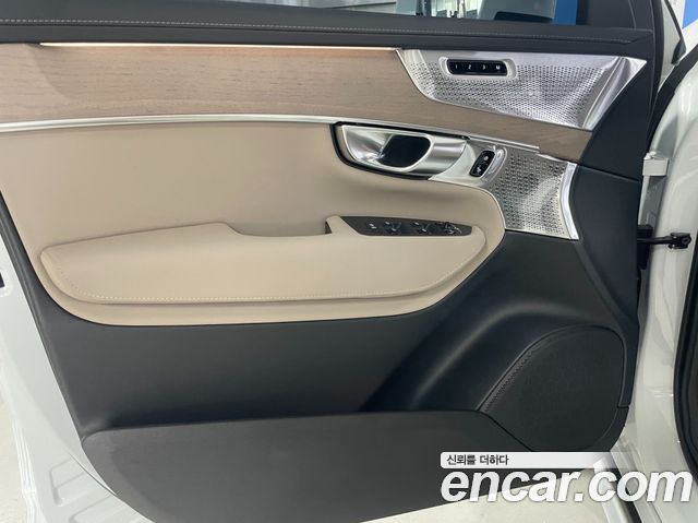 Volvo XC90 2026 — photo 17
