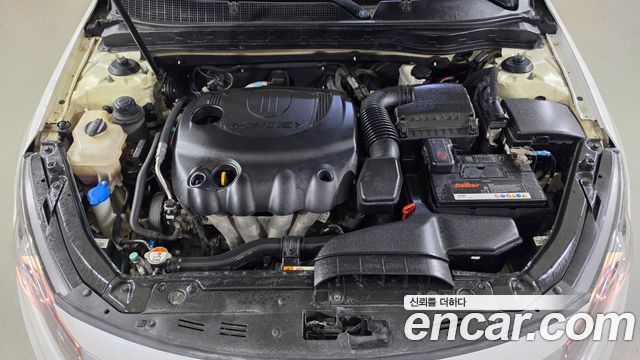 Kia K5 2011 — photo 17