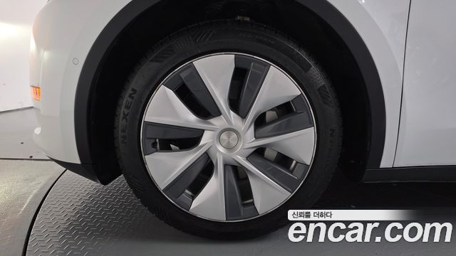Tesla Model Y 2021 — photo 5