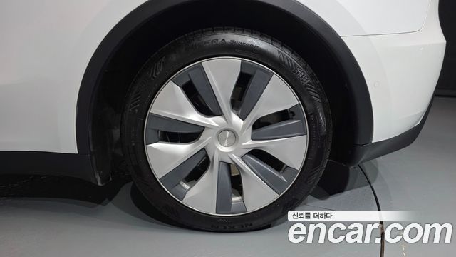 Tesla Model Y 2021 — photo 7