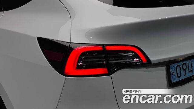 Tesla Model Y 2021 — photo 9
