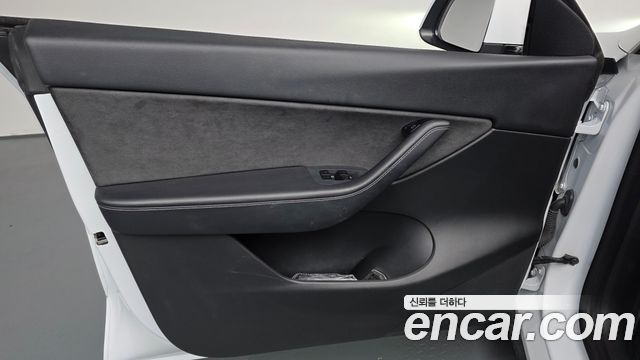 Tesla Model Y 2021 — photo 14