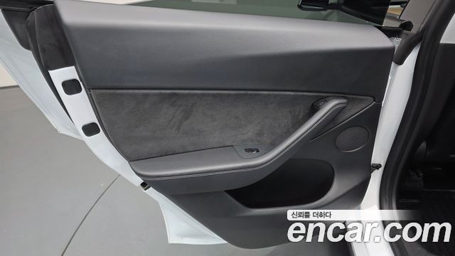 Tesla Model Y 2021 — photo 15