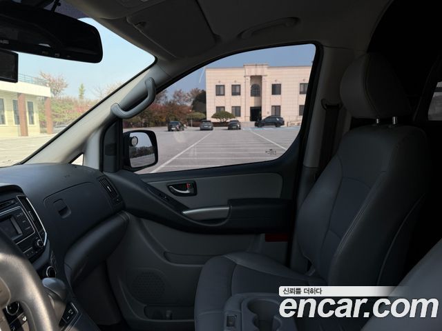 Hyundai Starex 2018 — photo 12