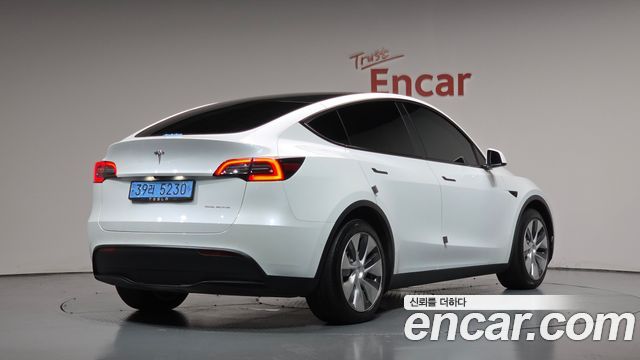 Tesla Model Y 2021 — photo 2