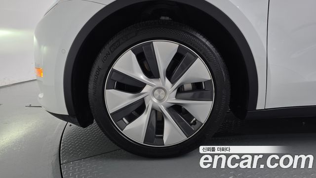 Tesla Model Y 2021 — photo 5