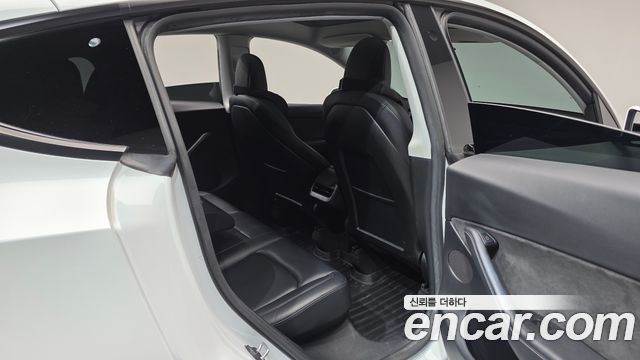 Tesla Model Y 2021 — photo 18
