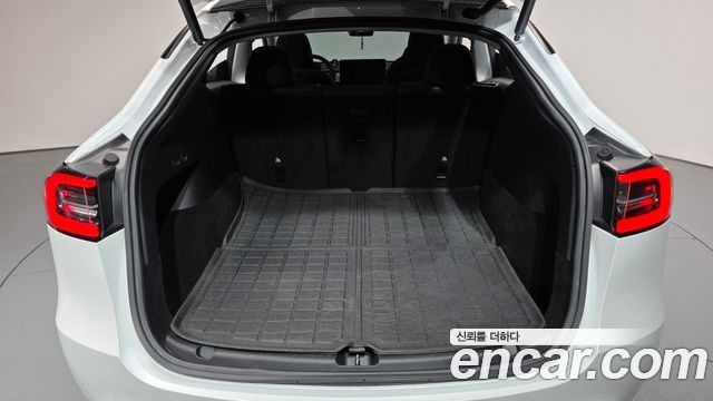 Tesla Model Y 2021 — photo 26