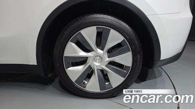 Tesla Model Y 2021 — photo 7