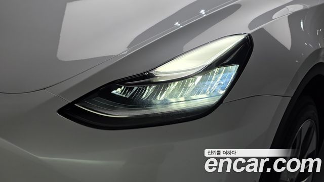 Tesla Model Y 2021 — photo 8