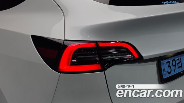 Tesla Model Y 2021 — photo 9