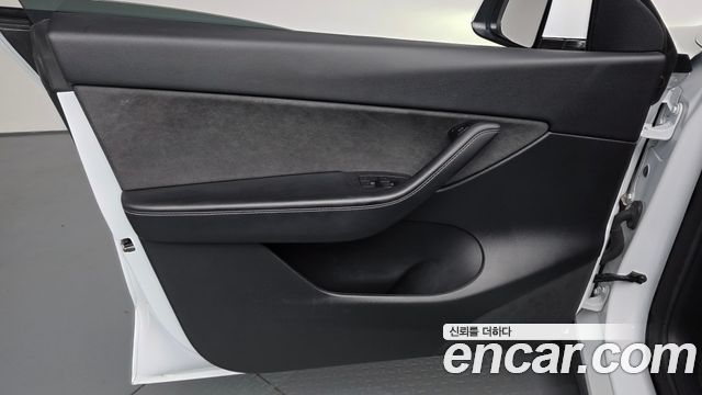 Tesla Model Y 2021 — photo 14