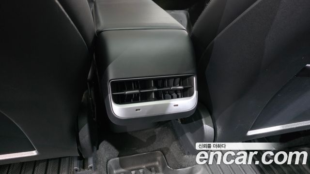 Tesla Model Y 2021 — photo 28
