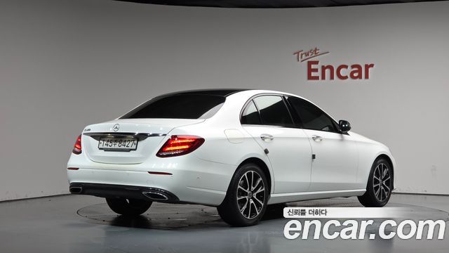 Mercedes-Benz E-Class 2020 — photo 2