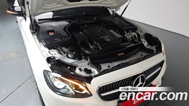 Mercedes-Benz E-Class 2020 — photo 6