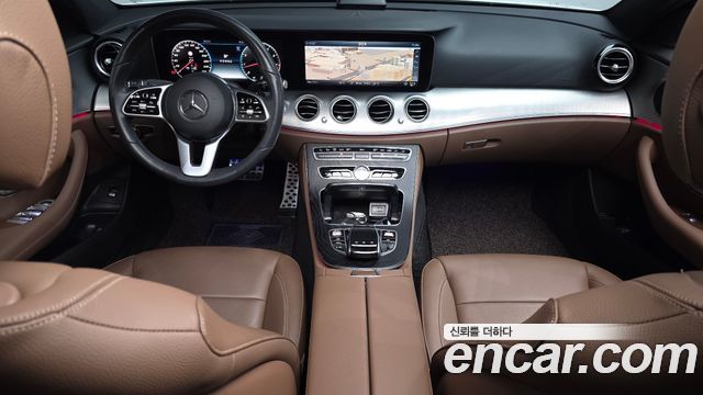 Mercedes-Benz E-Class 2020 — photo 10