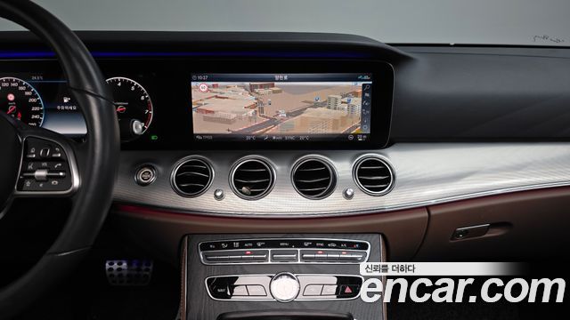 Mercedes-Benz E-Class 2020 — photo 20