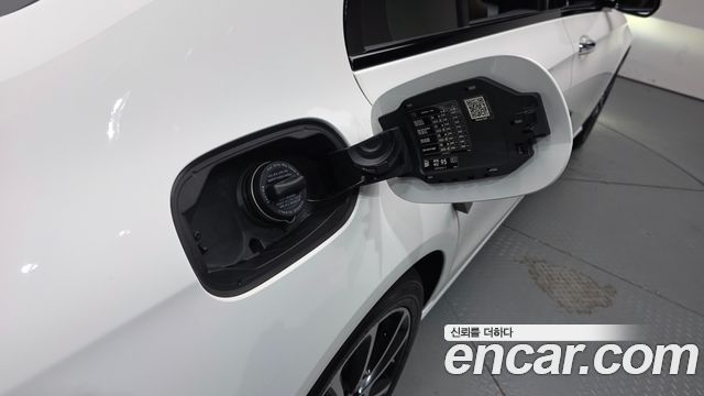 Mercedes-Benz E-Class 2020 — photo 31