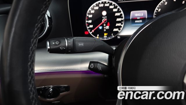 Mercedes-Benz E-Class 2020 — photo 35