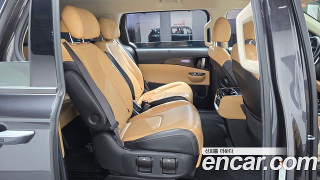 Kia Canival 2021 — photo 17