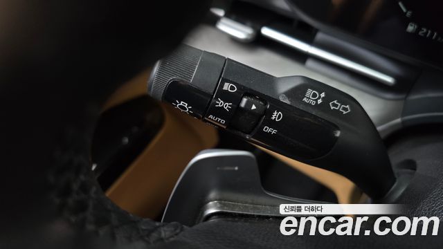Kia Canival 2021 — photo 23
