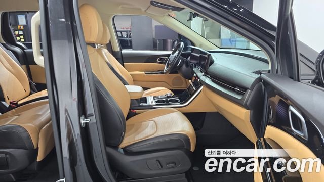 Kia Canival 2021 — photo 16