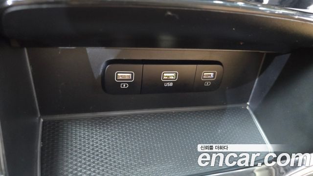 Kia Canival 2021 — photo 27