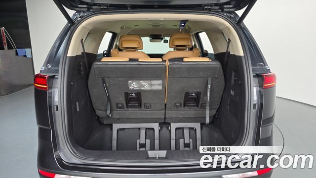 Kia Canival 2021 — photo 29