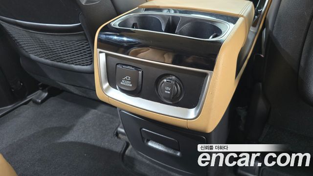 Kia Canival 2021 — photo 31