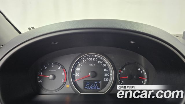 Hyundai Starex 2016 — photo 8