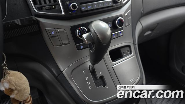 Hyundai Starex 2016 — photo 9