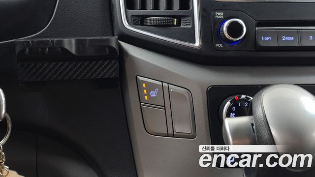 Hyundai Starex 2016 — photo 17