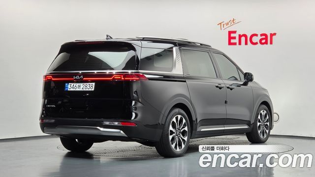 Kia Canival 2023 — photo 2