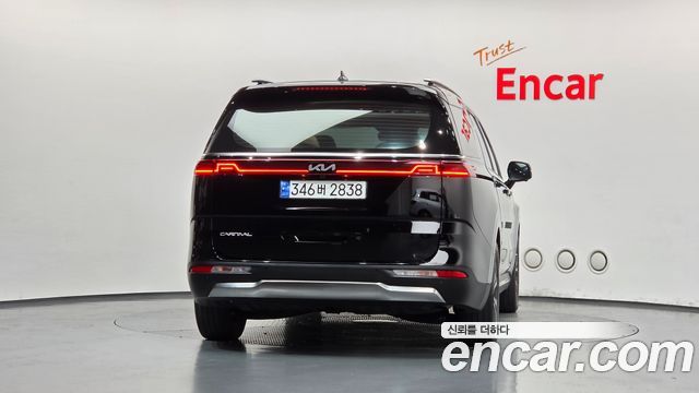Kia Canival 2023 — photo 4
