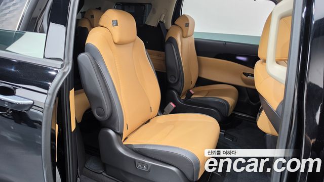 Kia Canival 2023 — photo 17