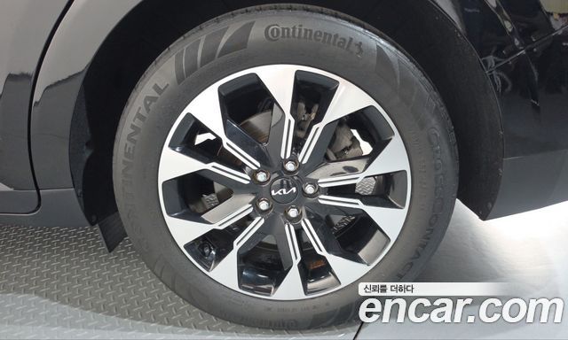 Kia Canival 2023 — photo 7