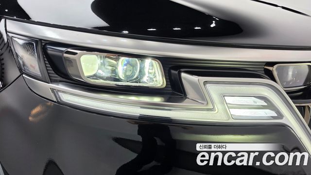 Kia Canival 2023 — photo 8