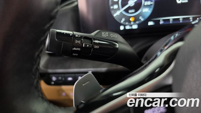 Kia Canival 2023 — photo 28