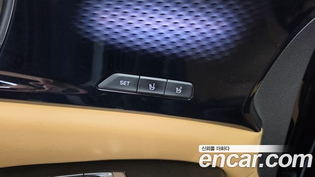 Kia Canival 2023 — photo 33