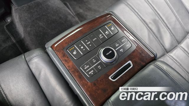 Hyundai Equus 2012 — photo 23