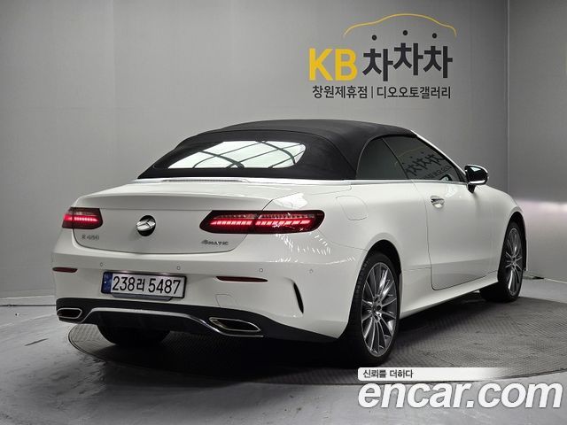 Mercedes-Benz E-Class 2023 — photo 4