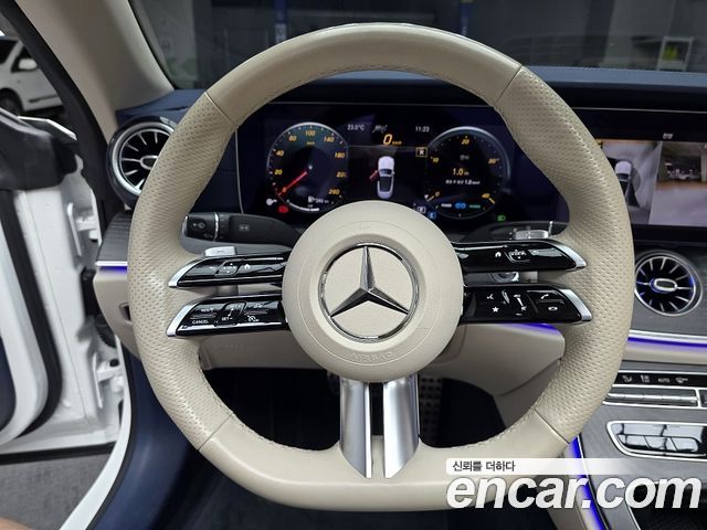 Mercedes-Benz E-Class 2023 — photo 11