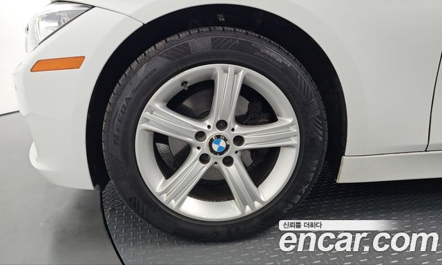 BMW 3-Series 2012 — photo 5