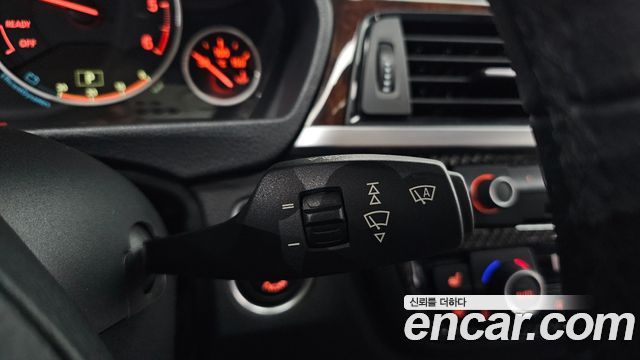 BMW 3-Series 2012 — photo 24