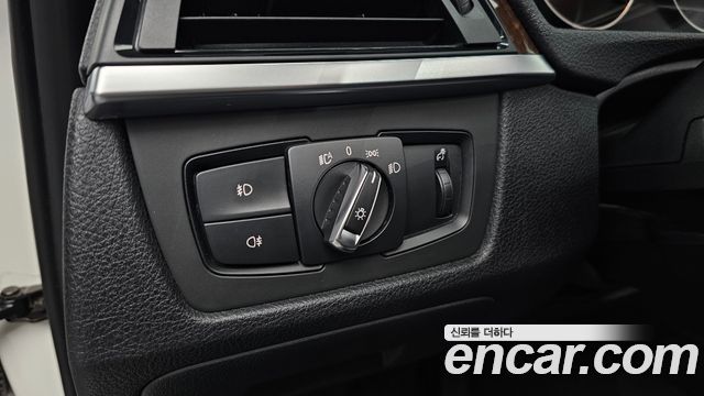 BMW 3-Series 2012 — photo 25