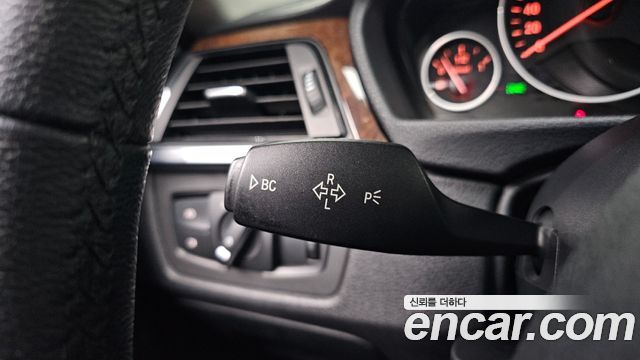 BMW 3-Series 2012 — photo 26