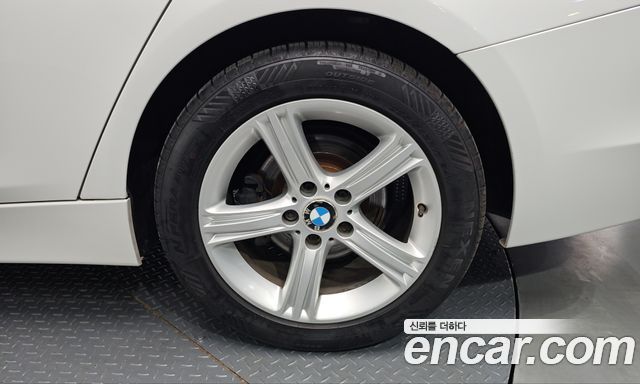 BMW 3-Series 2012 — photo 7