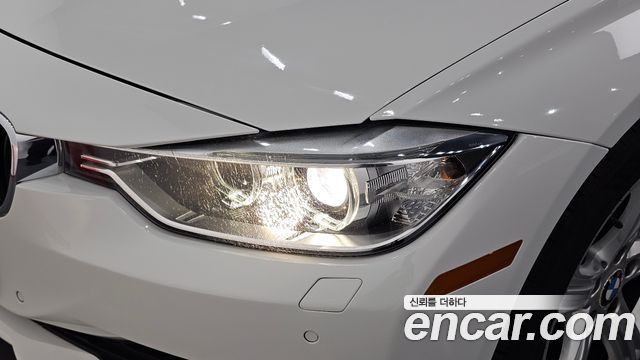 BMW 3-Series 2012 — photo 8